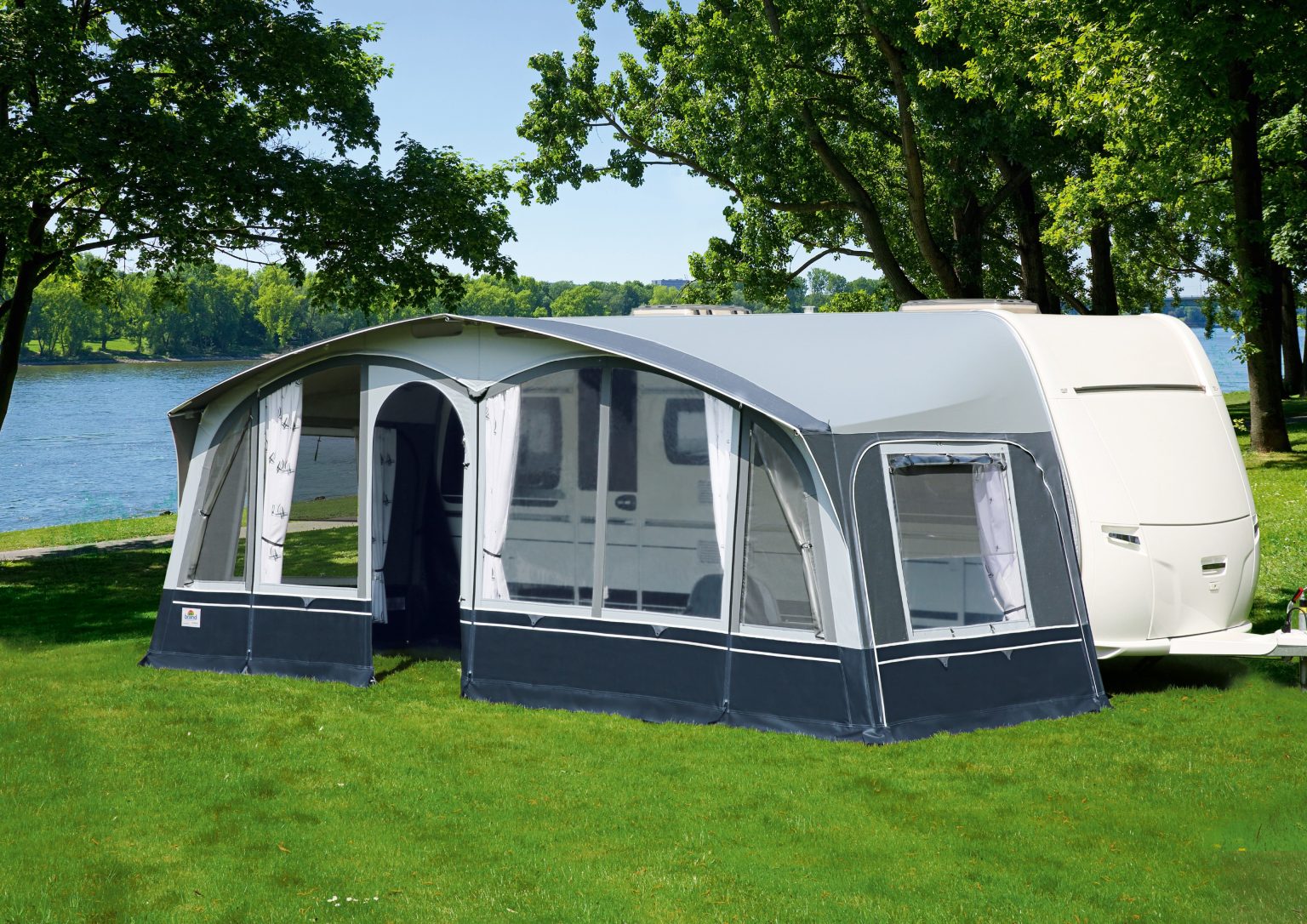 Brand Arcade 240 Caravanvoortent